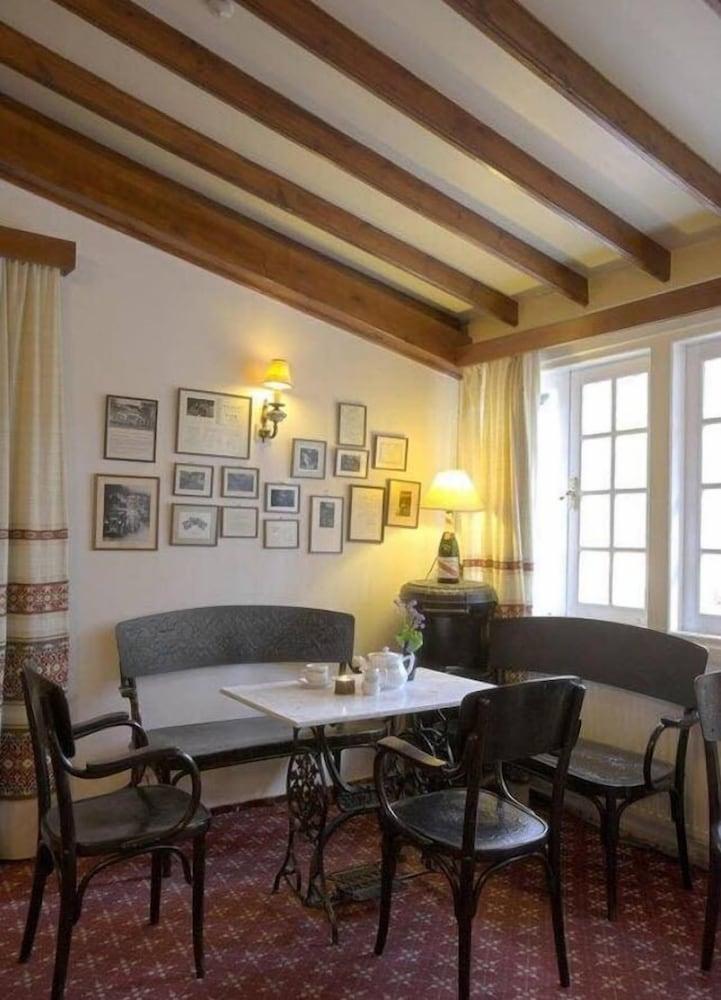 New Helvetia Hotel Platres Restaurace fotografie